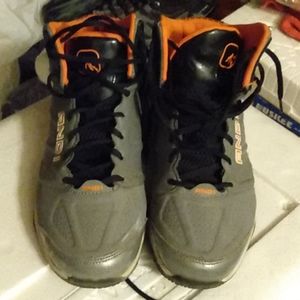 Selling your pair of shoes and ones worn once